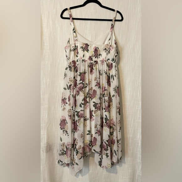 Torrid floral handkerchief hem dress (plus size; size 00) - Picture 9 of 13